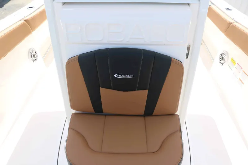 Slide: The Image of Robalo R230 Center Console 2024 - 28