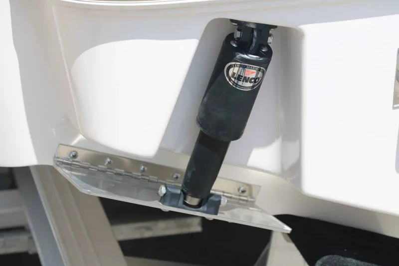 Slide: The Image of Robalo R230 Center Console 2024 - 10