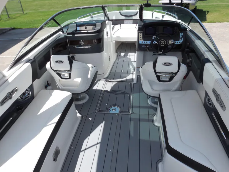 Slide: The Image of Chaparral 28 Surf 2023 - 10