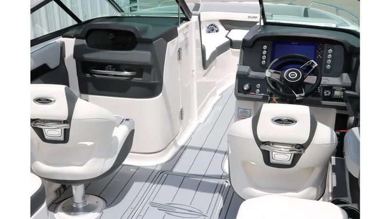 Slide: The Image of Chaparral 260 Surf 2024 - 15