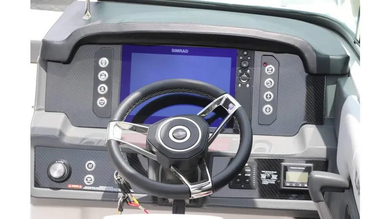 Slide: The Image of Chaparral 260 Surf 2024 - 16