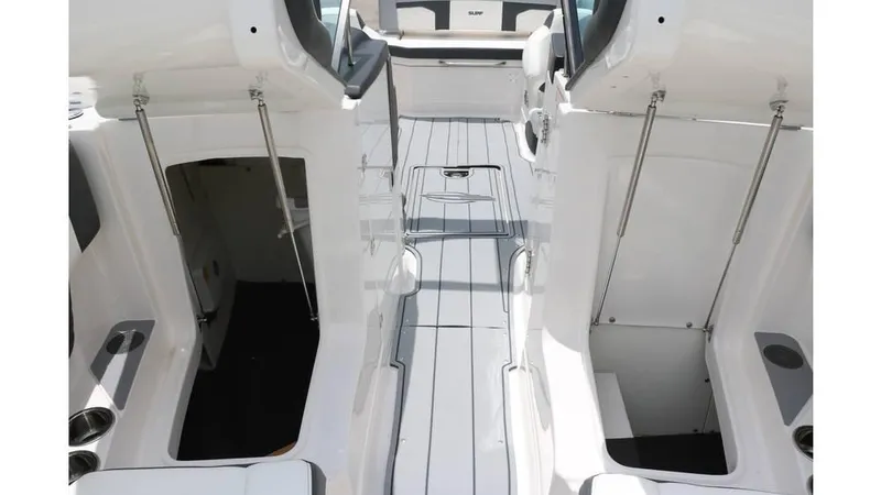 Slide: The Image of Chaparral 260 Surf 2024 - 19