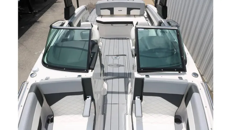 Slide: The Image of Chaparral 260 Surf 2024 - 20