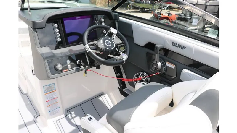 Slide: The Image of Chaparral 260 Surf 2024 - 24