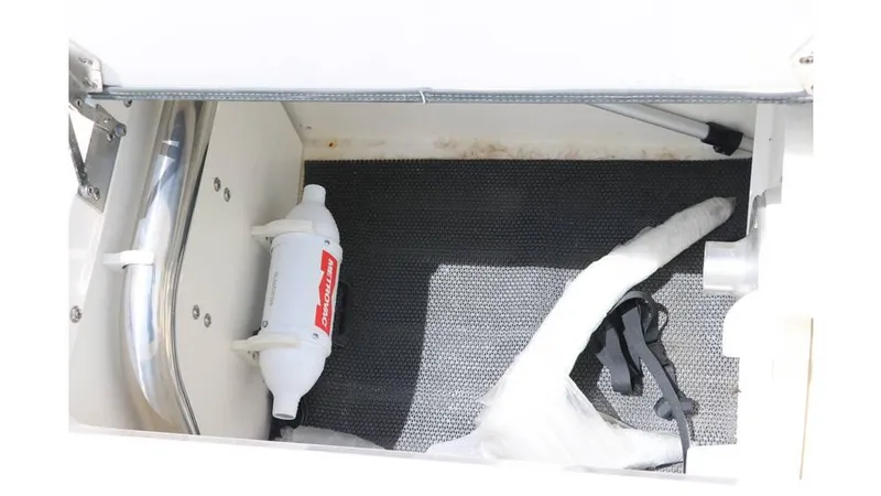 Slide: The Image of Chaparral 260 Surf 2024 - 26