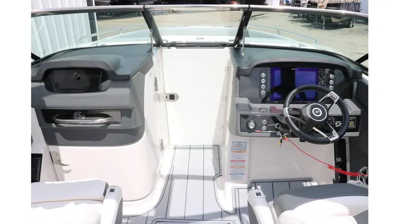 Slide: The Image of Chaparral 260 Surf 2024 - 29