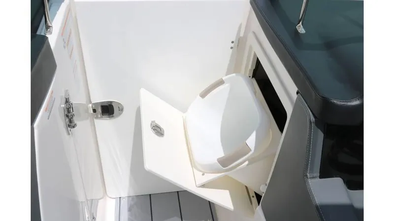 Slide: The Image of Chaparral 260 Surf 2024 - 30