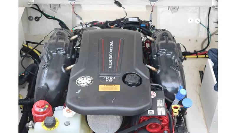 Slide: The Image of Chaparral 260 Surf 2024 - 32