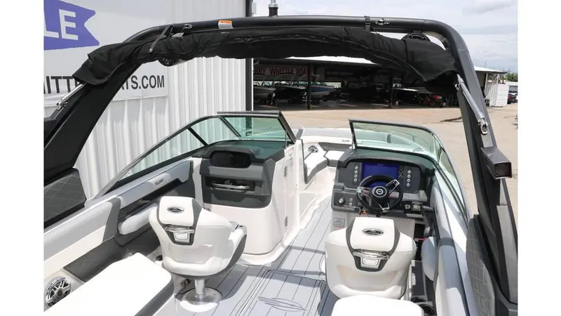 Slide: The Image of Chaparral 260 Surf 2024 - 35