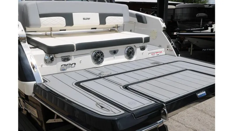 Slide: The Image of Chaparral 260 Surf 2024 - 8