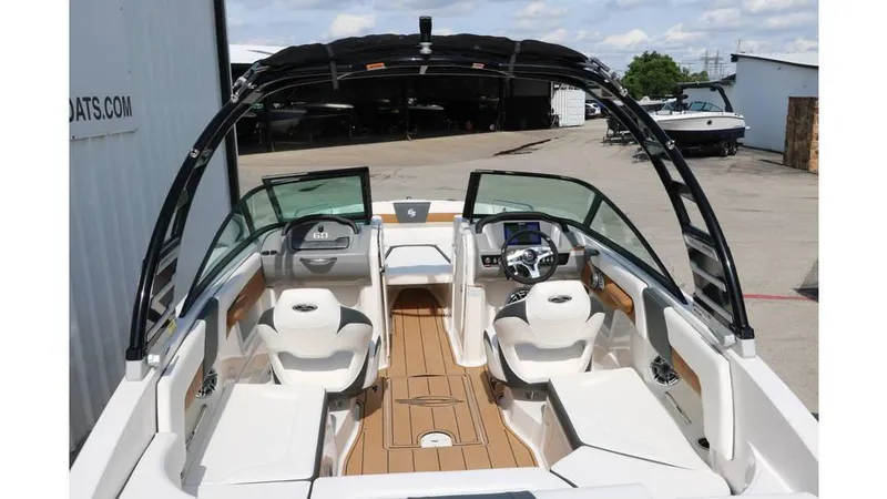 Slide: The Image of Chaparral 23 Surf 2025 - 13