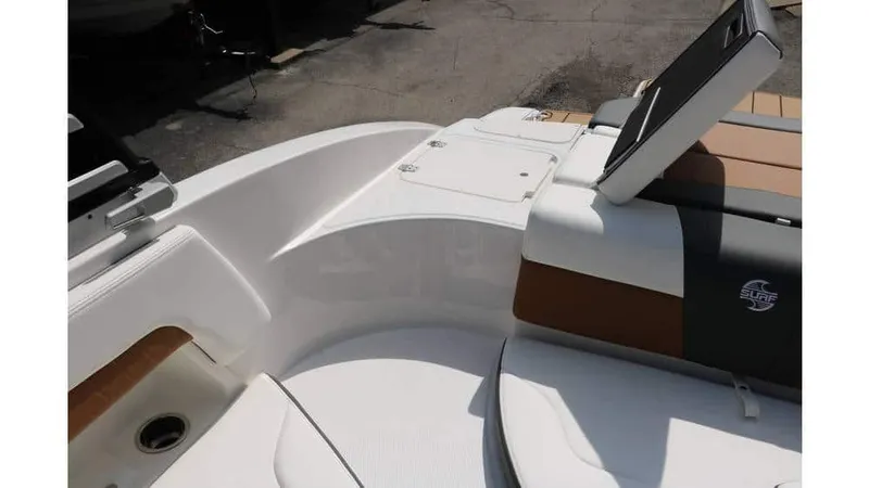 Slide: The Image of Chaparral 23 Surf 2025 - 31