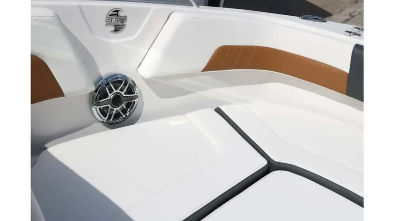 Slide: The Image of Chaparral 23 Surf 2025 - 21