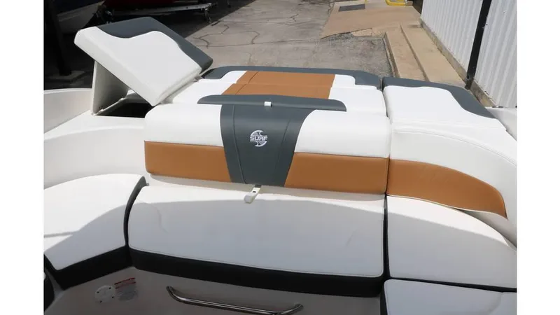 Slide: The Image of Chaparral 23 Surf 2025 - 21