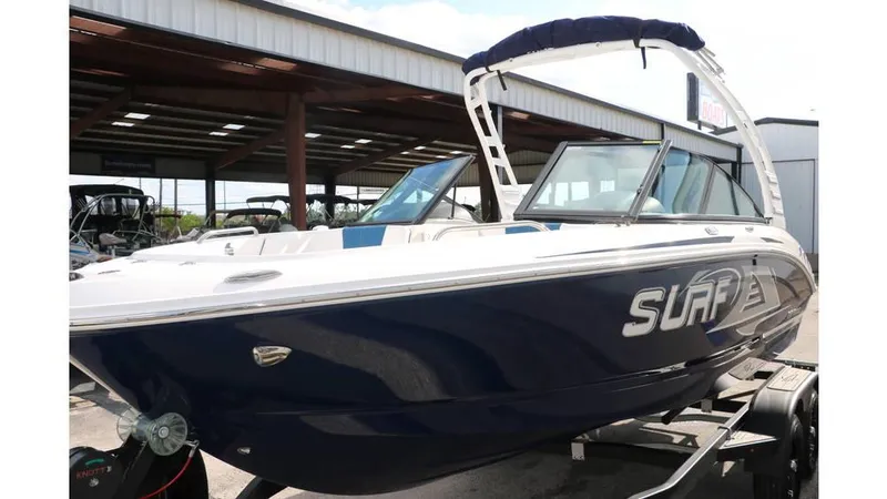 Slide: The Image of Chaparral 21 Surf 2025 - 11