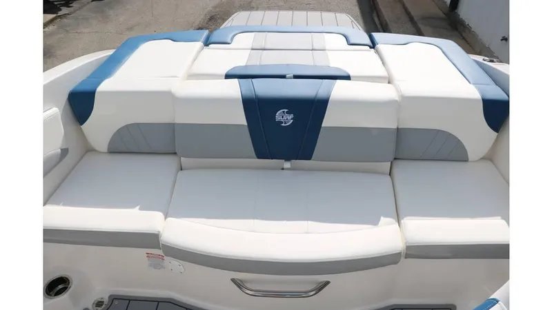 Slide: The Image of Chaparral 21 Surf 2025 - 23