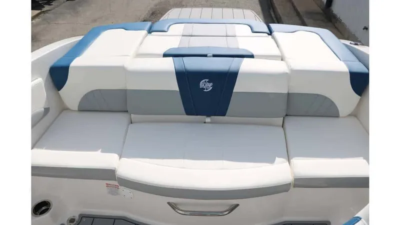 Slide: The Image of Chaparral 21 Surf 2025 - 23