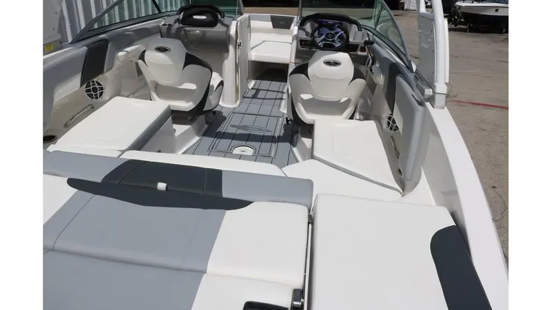 Slide: The Image of Chaparral 23 SSi 2024 - 12