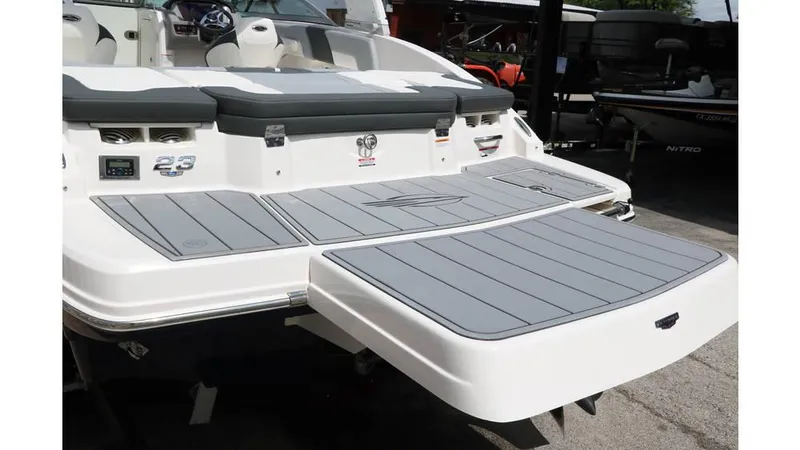 Slide: The Image of Chaparral 23 SSi 2024 - 9