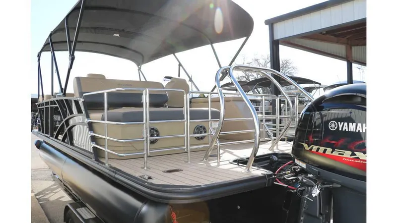 Slide: The Image of Sylvan Mirage X3 CLZ DH Tri Toon 2025 - 6