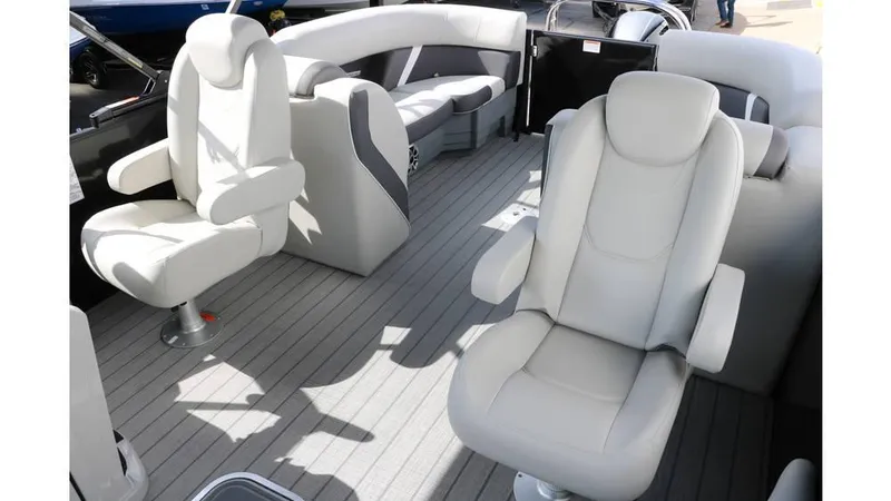 Slide: The Image of Sylvan Mirage X3 Tri Toon 2025 - 29