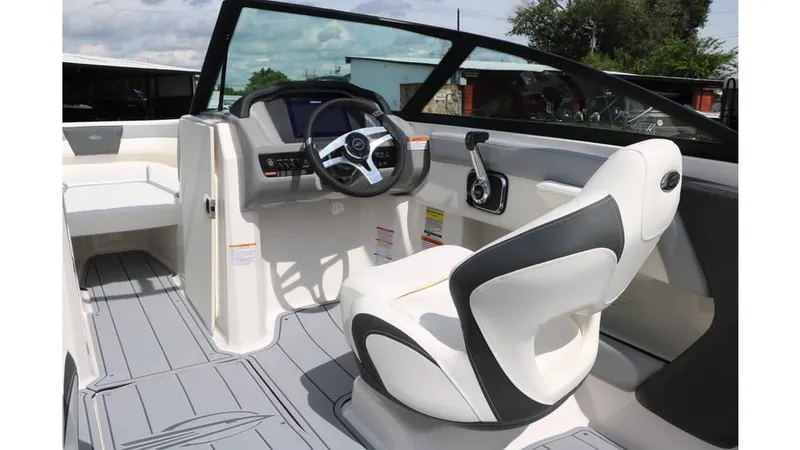 Slide: The Image of Chaparral 21 SSi 2025 - 15