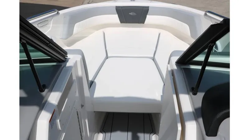 Slide: The Image of Chaparral 21 SSi 2025 - 17