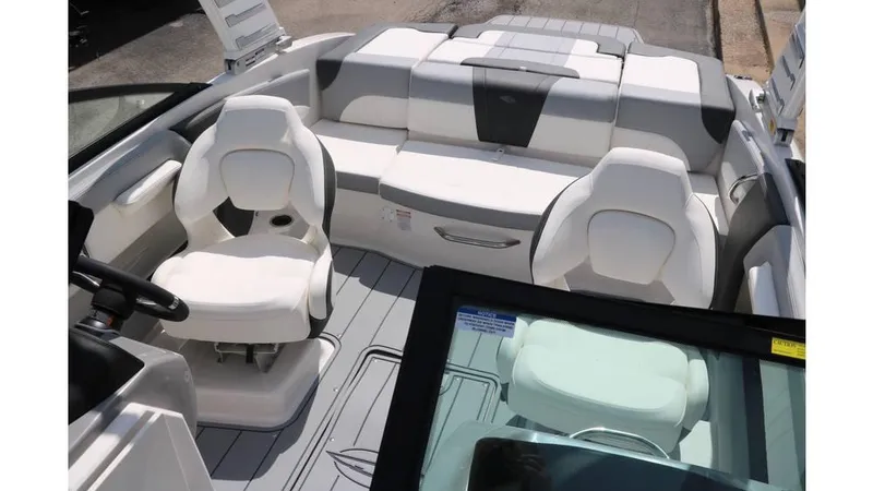 Slide: The Image of Chaparral 21 SSi 2025 - 22