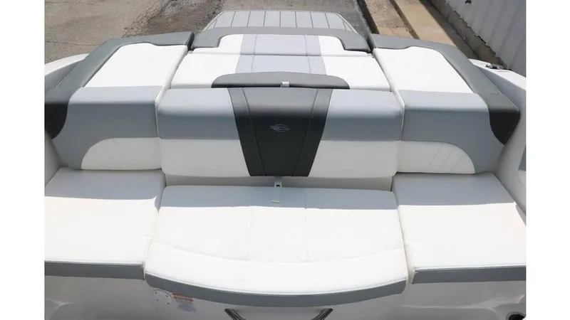 Slide: The Image of Chaparral 21 SSi 2025 - 24