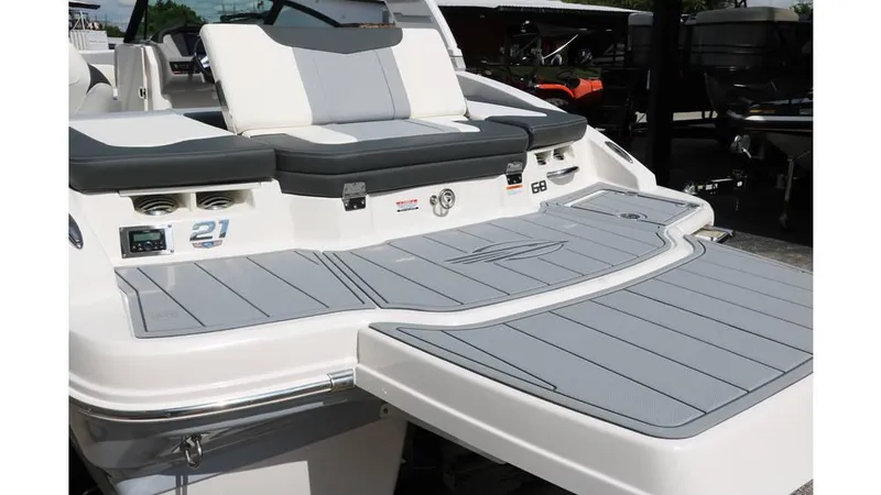 Slide: The Image of Chaparral 21 SSi 2025 - 32