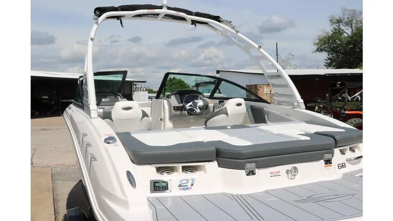 Slide: The Image of Chaparral 21 SSi 2025 - 7