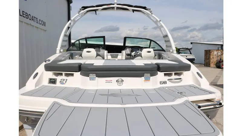 Slide: The Image of Chaparral 21 SSi 2025 - 8