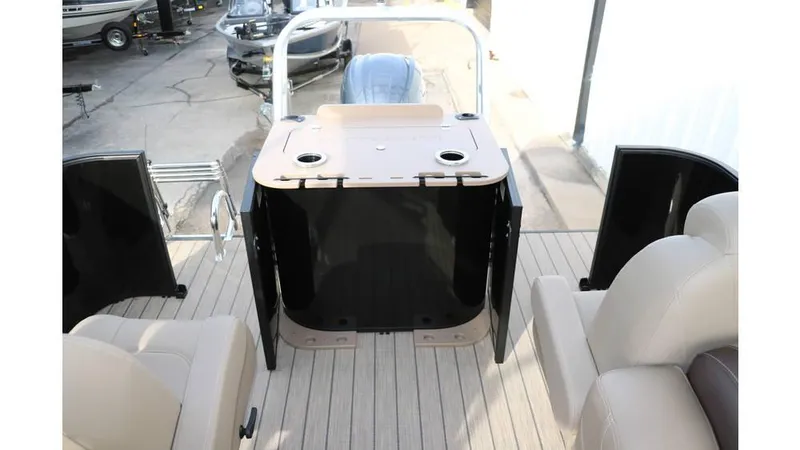 Slide: The Image of Sylvan Mirage 8522 Party Fish Tri Toon 2025 - 29