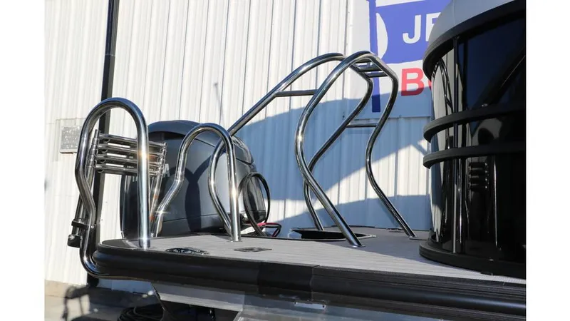 Slide: The Image of Sylvan Mirage X1 Tri Toon 2025 - 12