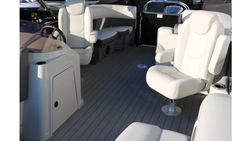 Slide: The Image of Sylvan Mirage X1 Tri Toon 2025 - 16