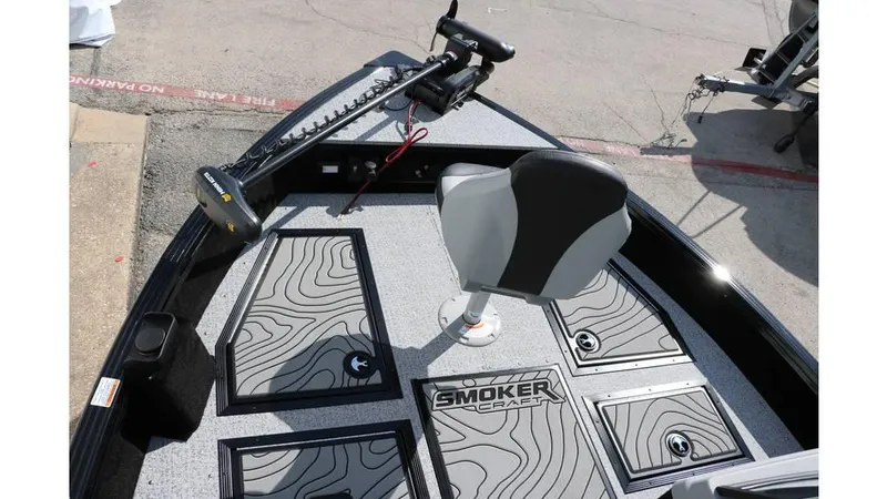 Slide: The Image of Smoker Craft Adventurer 188 DC 2025 - 14