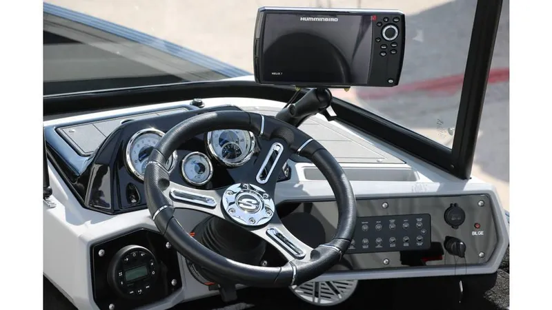 Slide: The Image of Smoker Craft Adventurer 188 DC 2025 - 25