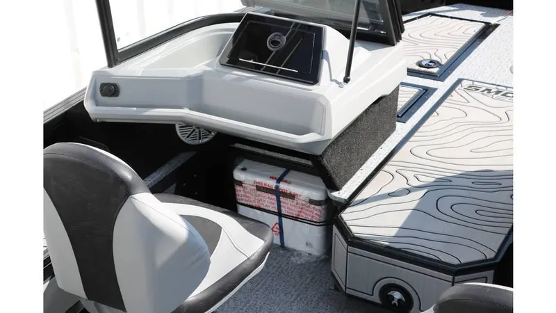 Slide: The Image of Smoker Craft Adventurer 188 DC 2025 - 27