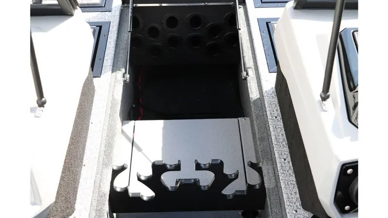 Slide: The Image of Smoker Craft Adventurer 188 DC 2025 - 36