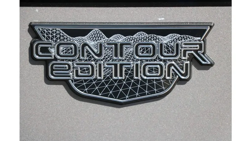 Slide: The Image of Smoker Craft Adventurer 188 DC 2025 - 38