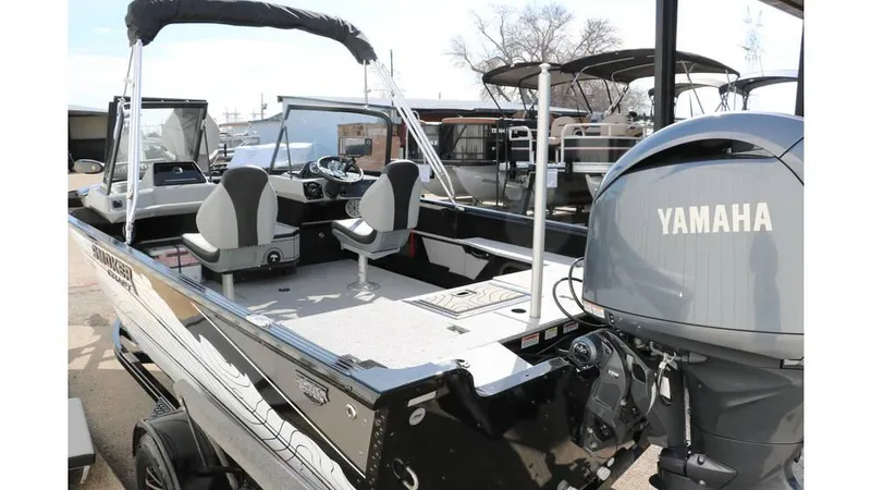 Slide: The Image of Smoker Craft Adventurer 188 DC 2025 - 6