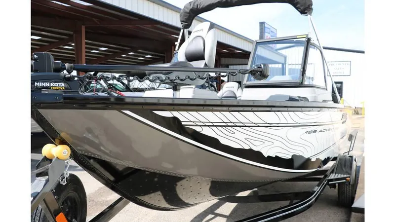 Slide: The Image of Smoker Craft Adventurer 188 DC 2025 - 7