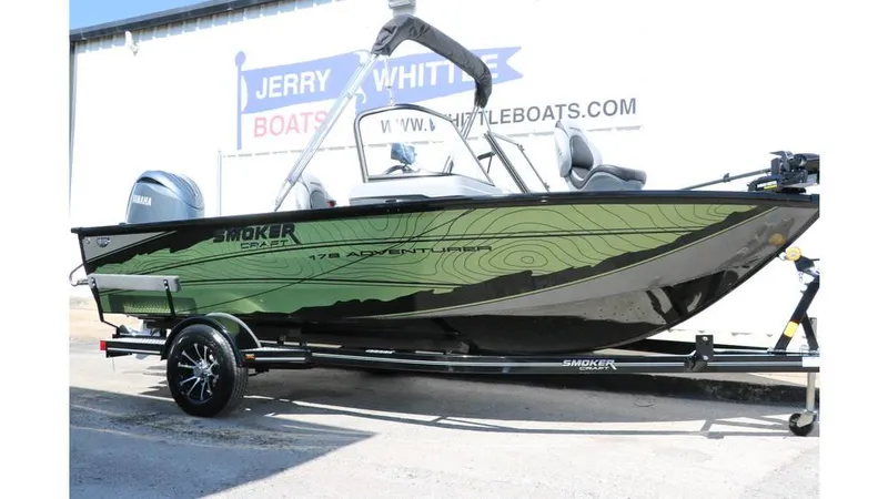 Slide: The Image of Smoker Craft Adventurer 178 DC 2025 - 1