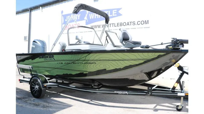 Slide: The Image of Smoker Craft Adventurer 178 DC 2025 - 10