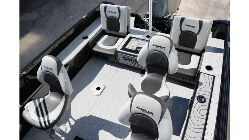 Slide: The Image of Smoker Craft Adventurer 178 DC 2025 - 22