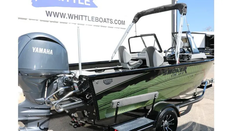 Slide: The Image of Smoker Craft Adventurer 178 DC 2025 - 3