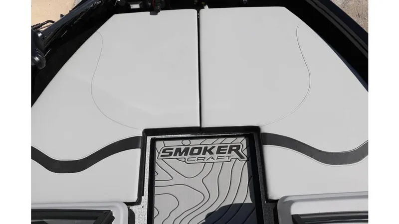 Slide: The Image of Smoker Craft Adventurer 178 DC 2025 - 31