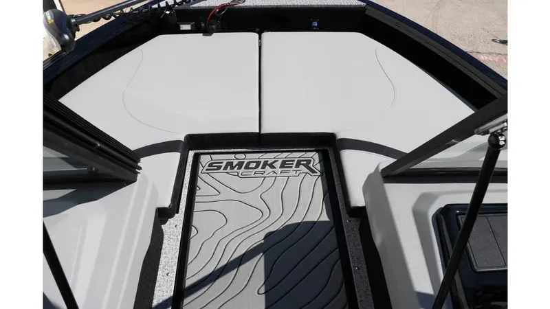 Slide: The Image of Smoker Craft Adventurer 178 DC 2025 - 32