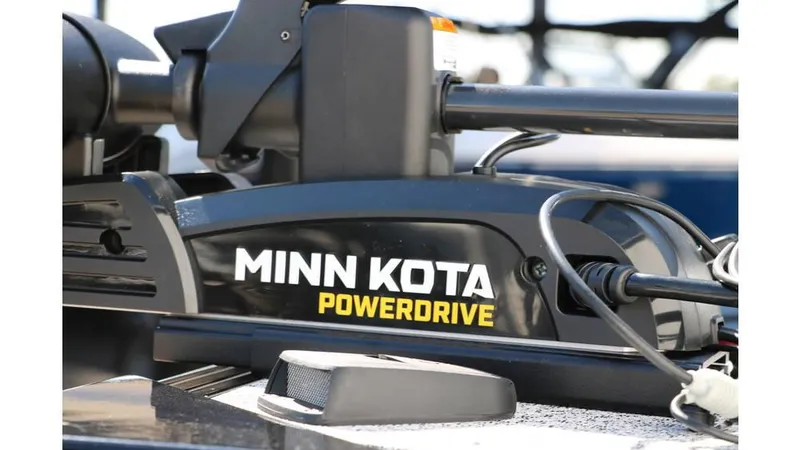 Slide: The Image of Smoker Craft Adventurer 178 DC 2025 - 8