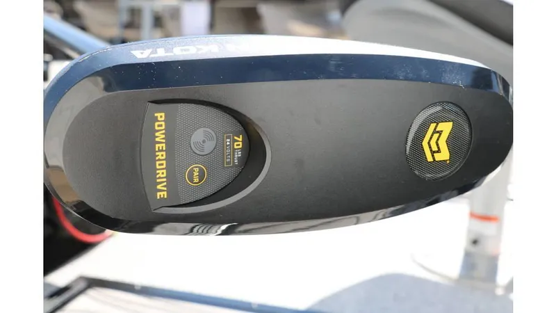 Slide: The Image of Smoker Craft Adventurer 178 DC 2025 - 9